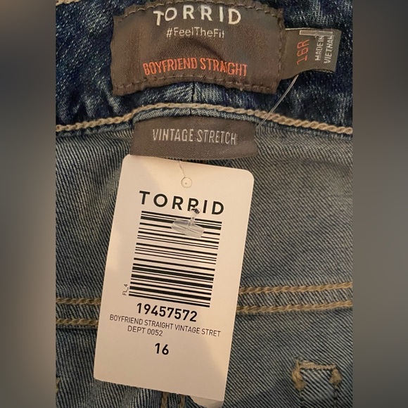 NWT Torrid Boyfriend Straight Vintage Stretch Jeans Size 16 - Picture 3 of 6